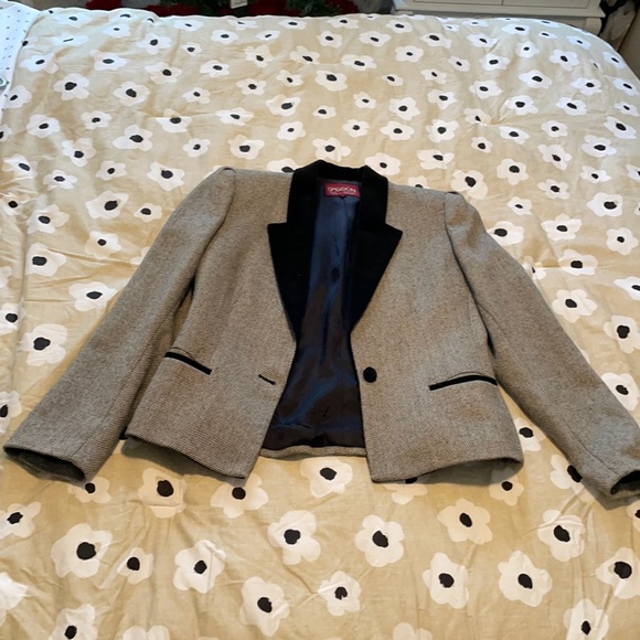 Sasson jacket / blazer. 8/9 in size - Picture 1 of 7